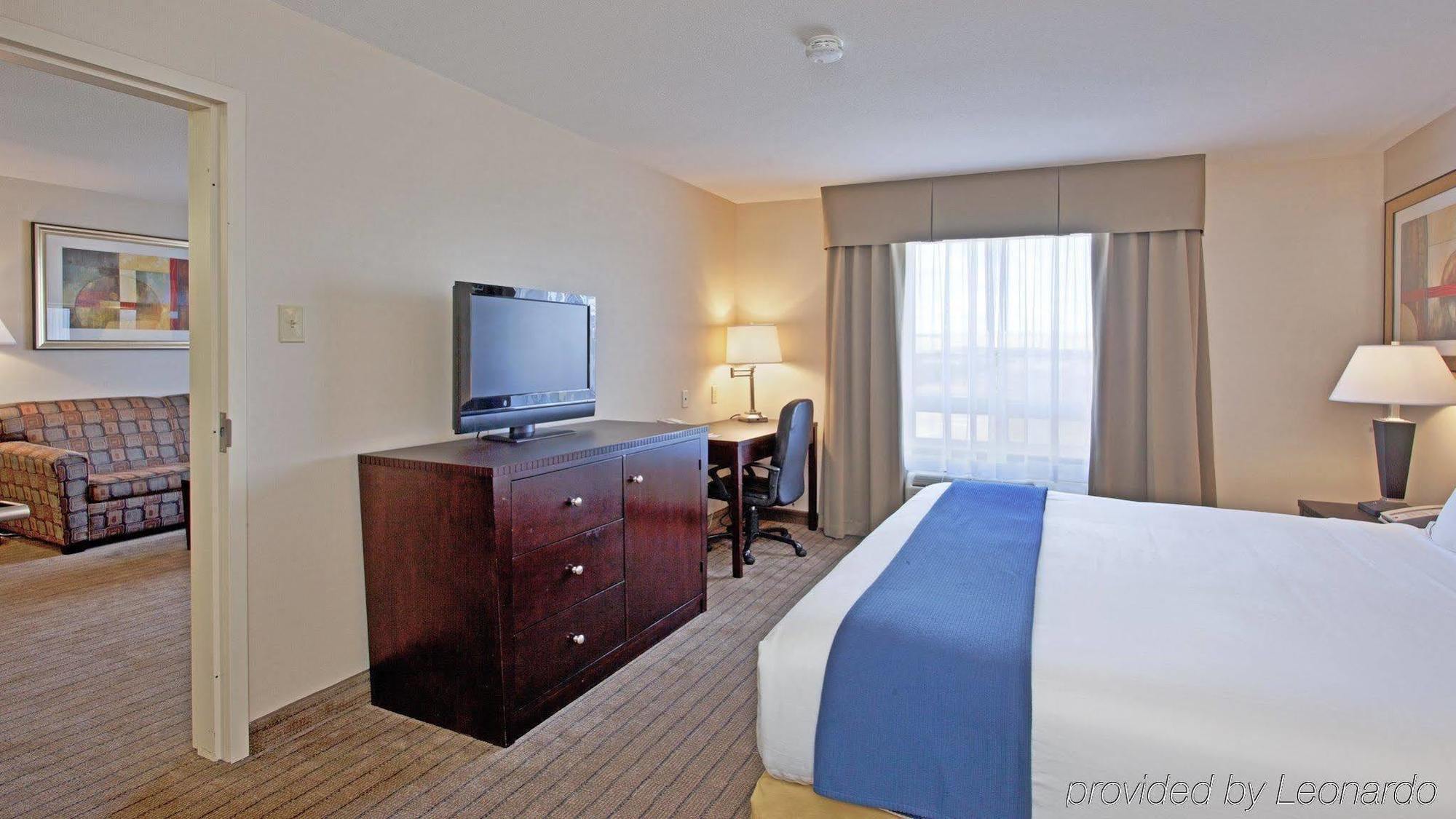 Holiday Inn Express Hotel & Suites Swift Current By Ihg Номер фото
