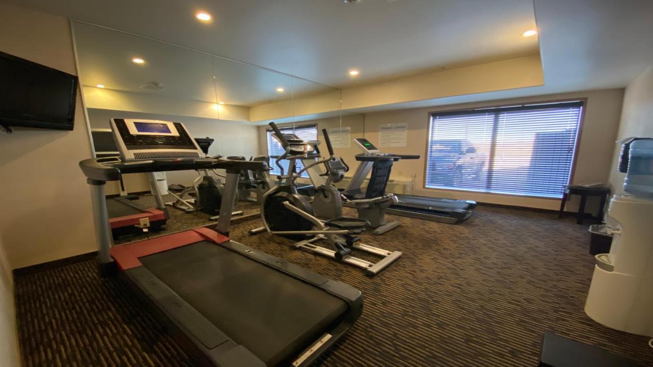 Holiday Inn Express Hotel & Suites Swift Current By Ihg Экстерьер фото